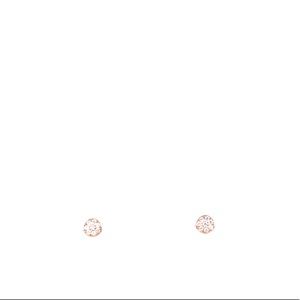 18k gold diamond stud earrings